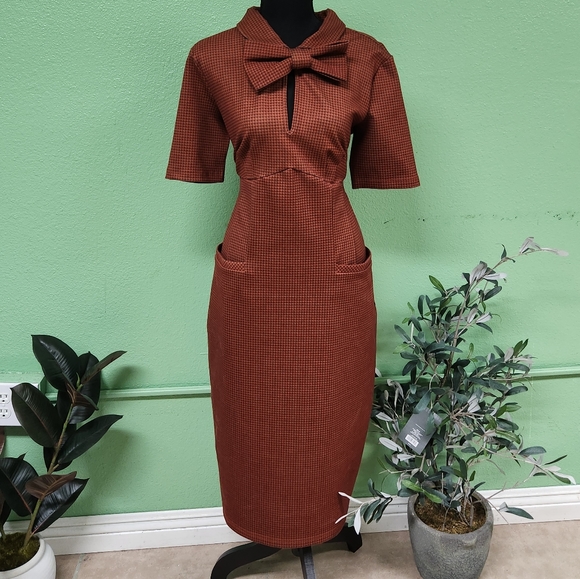 Tatyana Dresses & Skirts - Fall into a wiggle dress